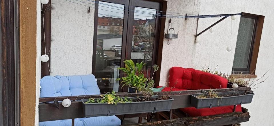 Wohnen auf Zeit Saarbrücken Neue Bremm - 20 Zimmer, 50 m&sup2;, 270&euro; | Angebot:26401823