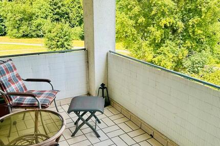 Geschmackvoll *möblierte* 2-Zimmer-Wohnung im Grünen