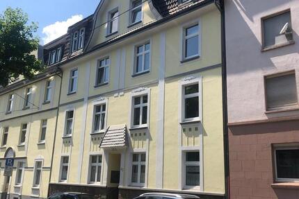 Schöne 2 Zi.-Whg. mit Balkon und Einbauküche in zentraler Lage zimmer