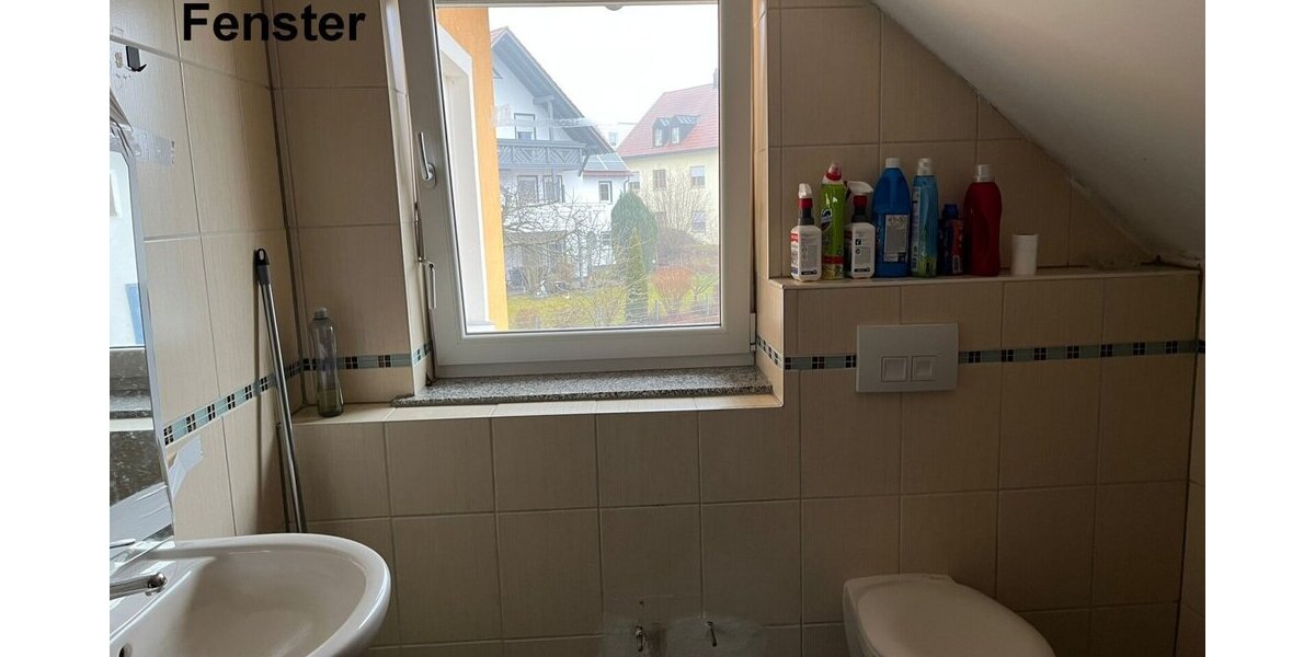 Geräumige Dachgeschoss-Wohung WFL 70 m² Komb. K-E-Wohnzimmer Küchenzeile integriert Fußbodenheizung zu vermieten. - Dachgeschoßwohnung Neunburg vorm Wald | Angebot:24298939