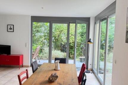 2,5-Zimmer-Wohnung mit Terrasse & kleinem Garten in Rheinnähe zimmer