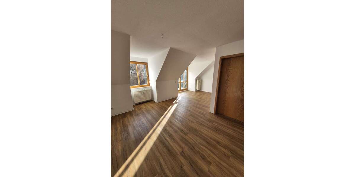 Etagenwohnung Oelsnitz - 4 Zimmer, 84 m&sup2;, 490&euro; | Angebot:26975228