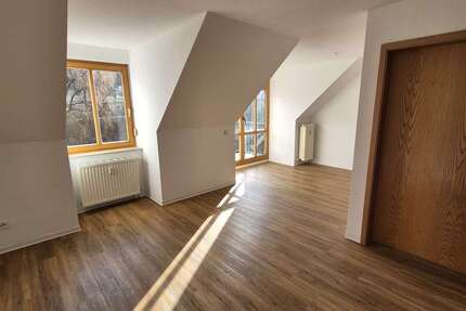 Wohnung Oelsnitz - 4 Zimmer, 84 m&sup2;, 490&euro; | Angebot:26975228