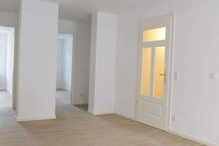 90762 Fürth-InnenstadtFußgängerzone - Schöne 4-Zimmer-Wohnung mit Balkon 4 zimmer