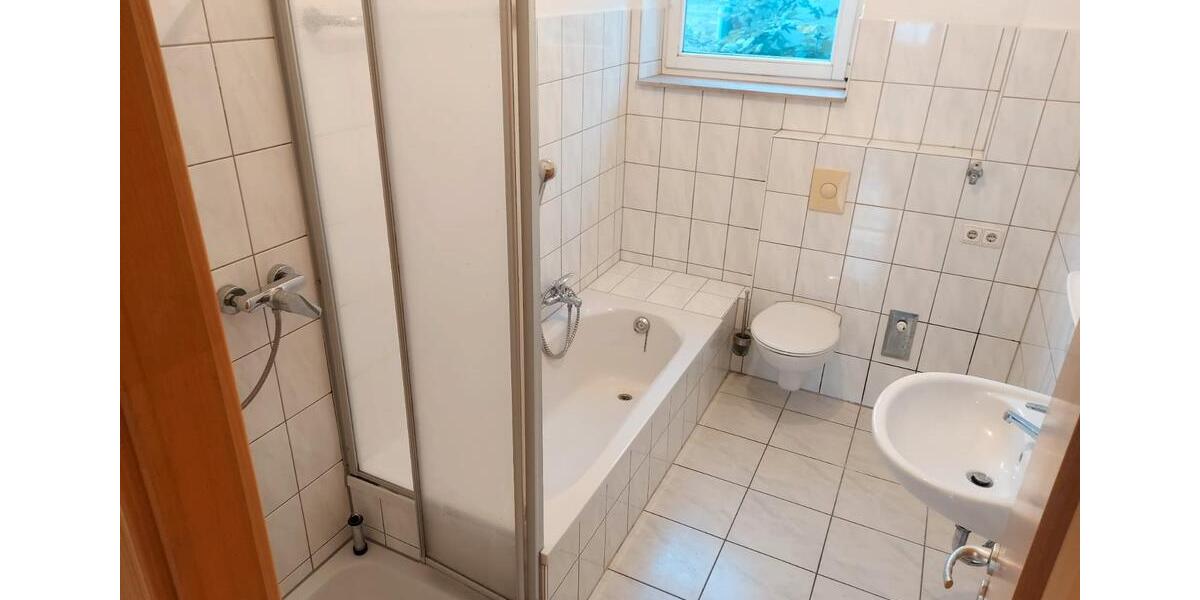 Erdgeschoßwohnung Oettingen in Bayern - 4 Zimmer, 85 m&sup2;, 755&euro; | Angebot:26006535