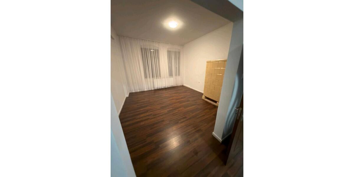Etagenwohnung Crimmitschau - 3 Zimmer, 90 m&sup2;, 500&euro; | Angebot:26455405