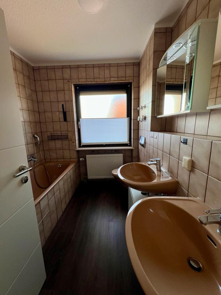 Großzügige 3-Zimmer Wohnung mit neuer Einbauküche zu vermieten zimmer