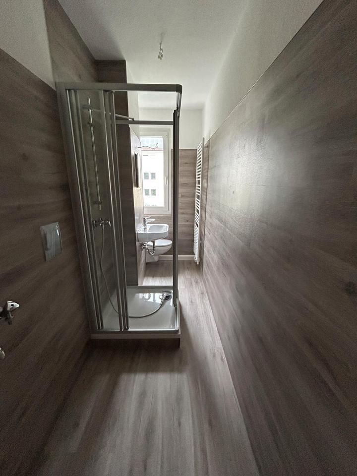Frisch sanierte 2-Raum-Wohnung in zentraler Lage mit hochwertigem Bad