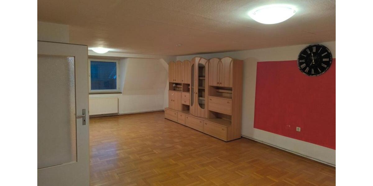 Etagenwohnung Helsa - 3 Zimmer, 90 m&sup2;, 685&euro; | Angebot:25931307