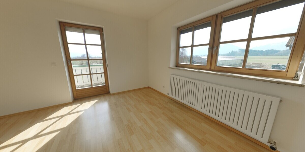 Attraktive, großzügige 3-Zimmer-Mietwohnung mit Galerie und Balkon in Ainring - sofort verfügbar! - Etagenwohnung Ainring Ainring | Angebot:26129110