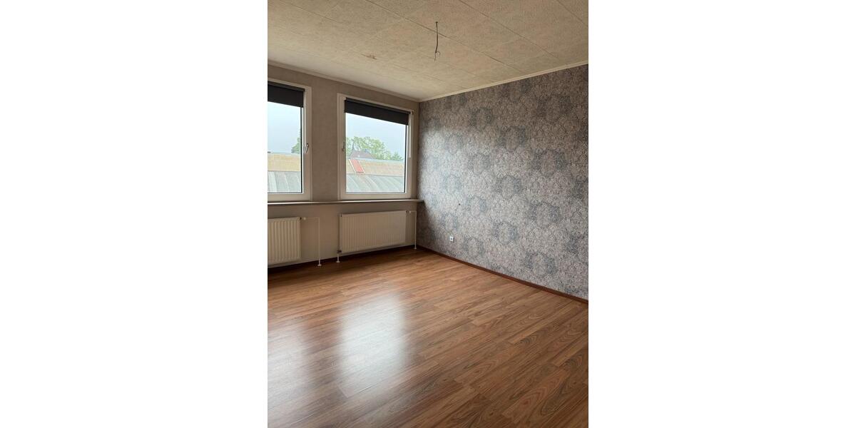 Etagenwohnung Wuppertal Gemarkung Vohwinkel - 3 Zimmer, 120 m&sup2;, 900&euro; | Angebot:25751635