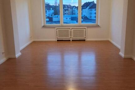 Geräumige 5-Zimmer-Wohnung in Duisburg mit Balkon 5 zimmer