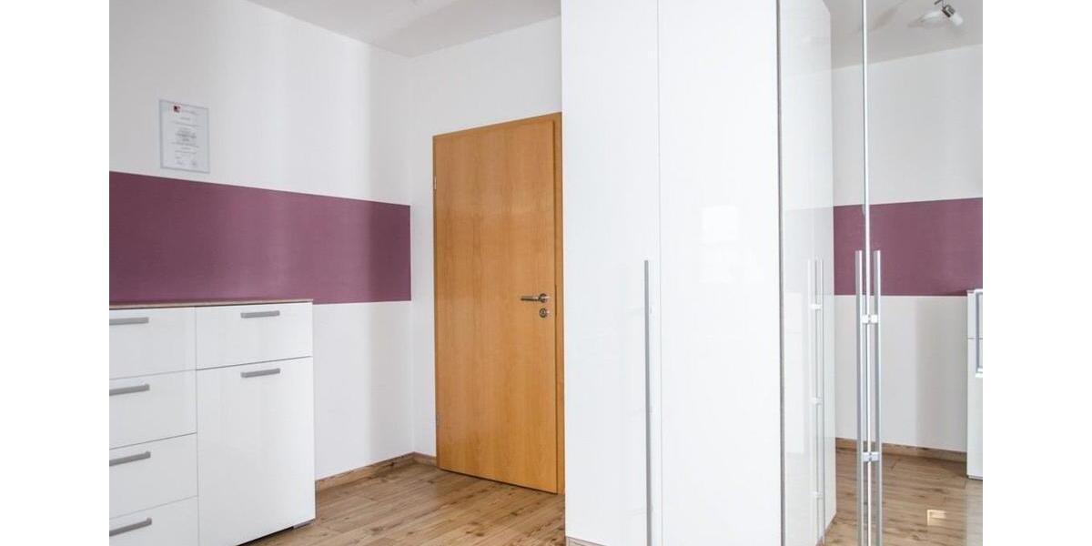 Dachgeschoßwohnung Neumarkt-Sankt Veit Sankt Veit - 3 Zimmer, 84 m&sup2;, 700&euro; | Angebot:26357923