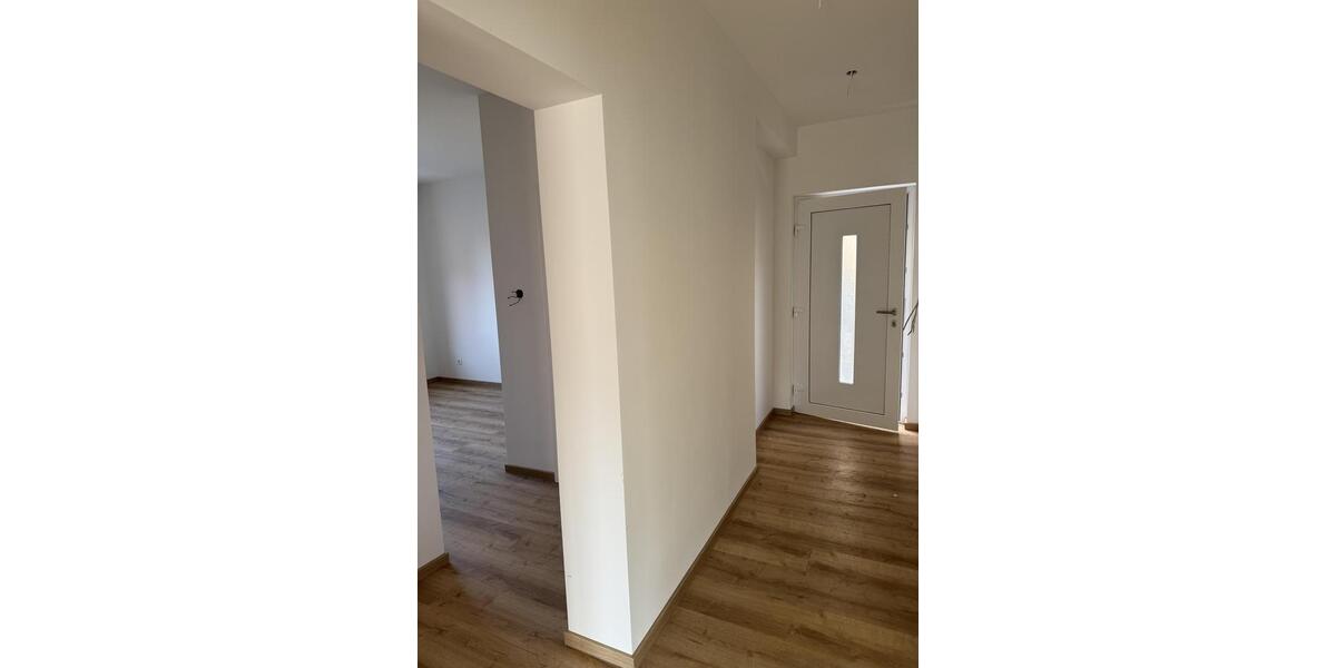 Etagenwohnung Delligsen - 2 Zimmer, 82 m&sup2;, 710&euro; | Angebot:25642845