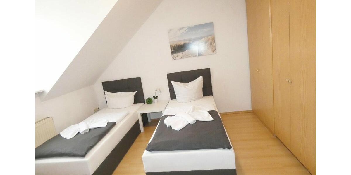 Wohnen auf Zeit Wackersdorf - 3 Zimmer, 69 m&sup2;, 68&euro; | Angebot:9920053