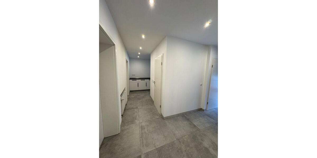 Etagenwohnung Hauneck - 5 Zimmer, 100 m&sup2;, 1.400&euro; | Angebot:25017055