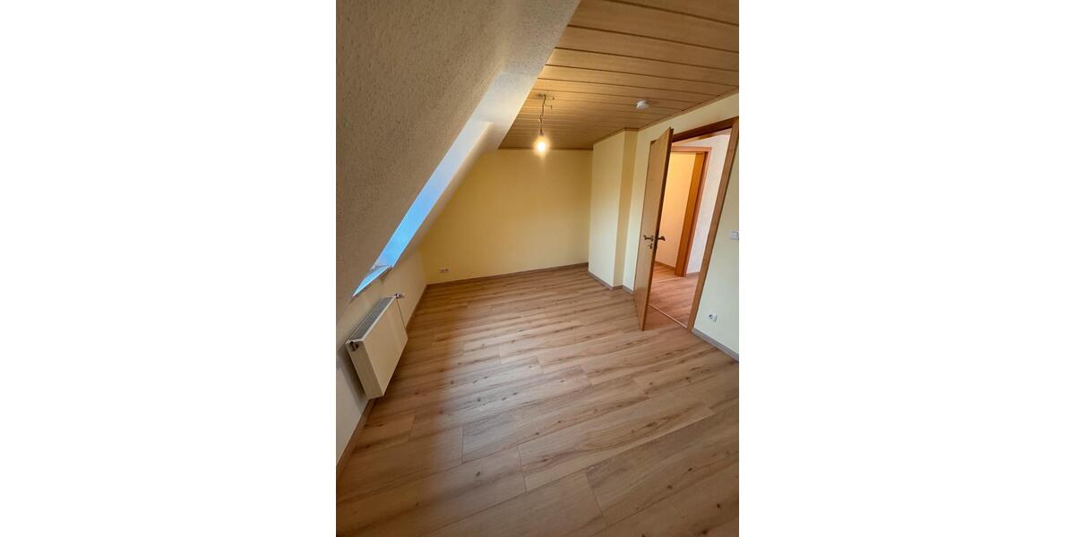 Etagenwohnung Weißenthurm - 5 Zimmer, 117 m&sup2;, 900&euro; | Angebot:26277400