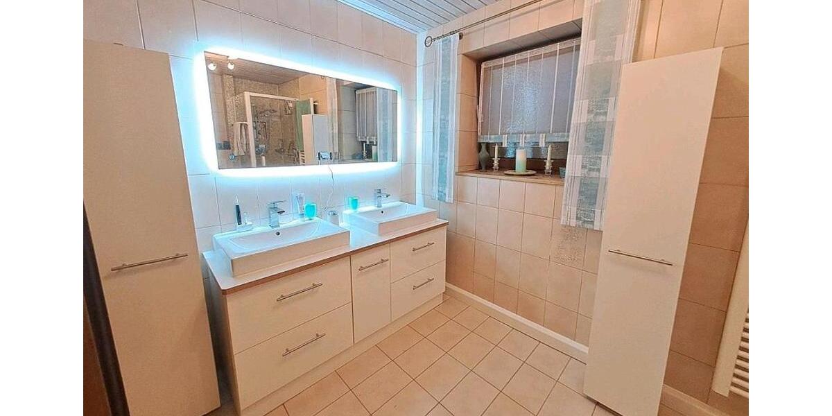 Doppelhaushälfte Schrobenhausen - 7 Zimmer, 210 m&sup2;, 1.600&euro; | Angebot:24832222