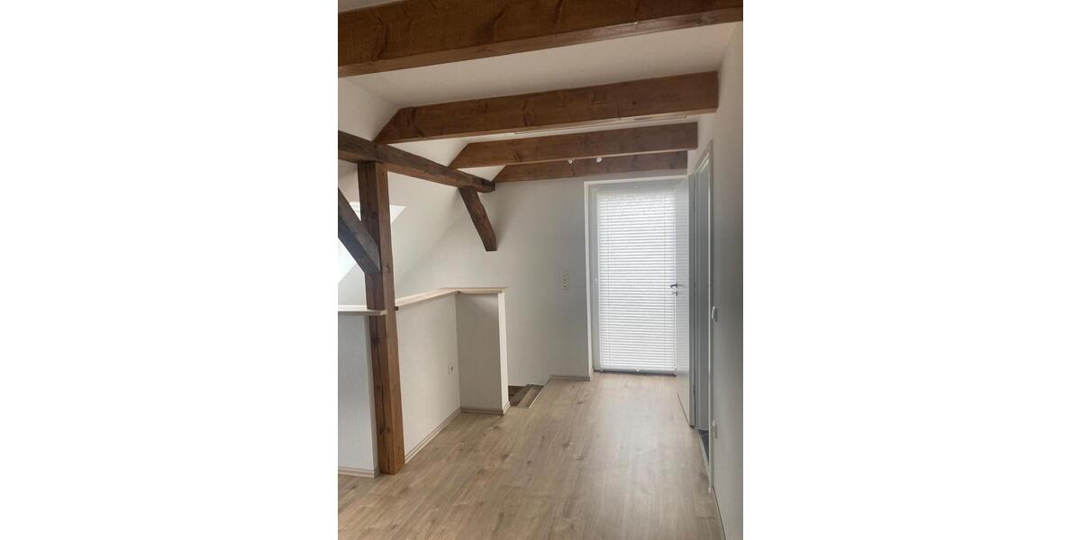 Dachgeschosswohnung mit Klima Balkon EBK Neuzustand Unikat 2 zimmer