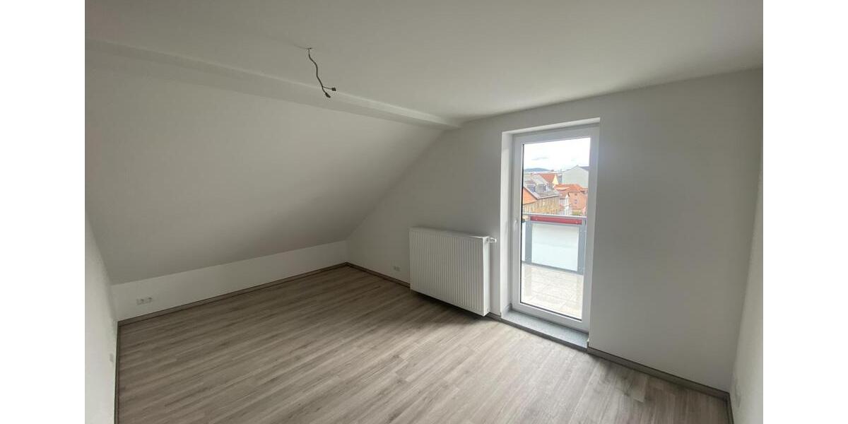 Dachgeschoßwohnung Rudolstadt - 4 Zimmer, 87 m&sup2;, 930&euro; | Angebot:23182783