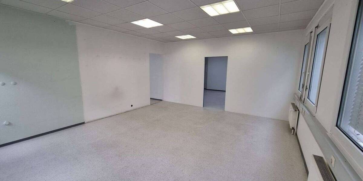 Gewerbeobjekt Karlsbad Langensteinbach - 4 Zimmer, 120 m&sup2;, 900&euro; | Angebot:23982181