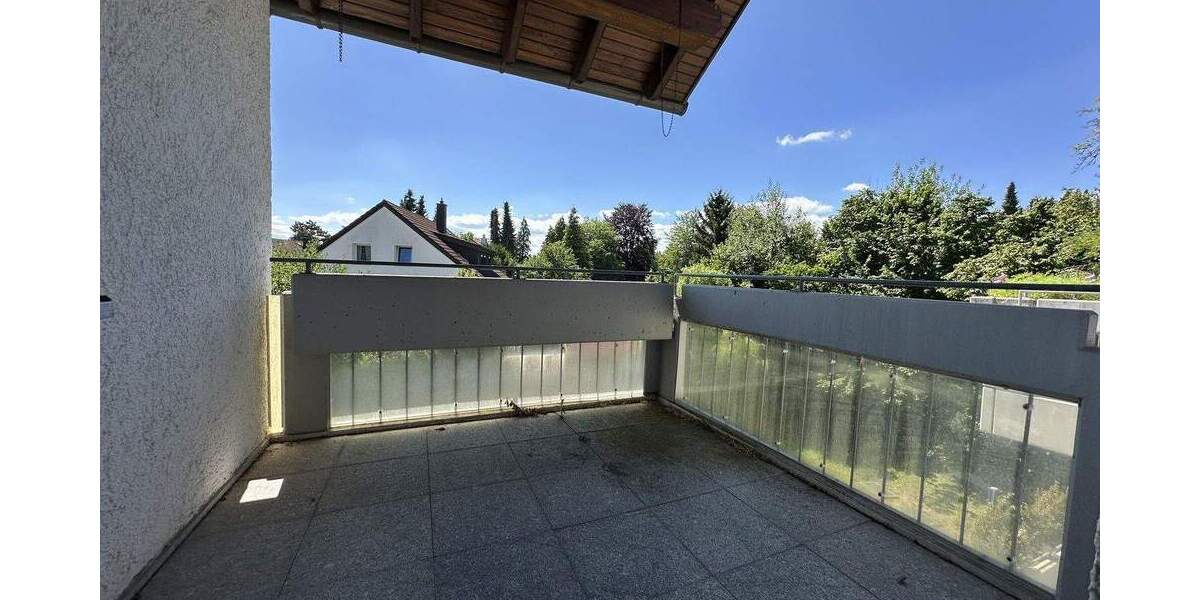 Charmante 2,5 Zimmer Wohnung in begehrter Wohnlage inkl. Küche, Balkon und TG-Stellplatz 2 zimmer