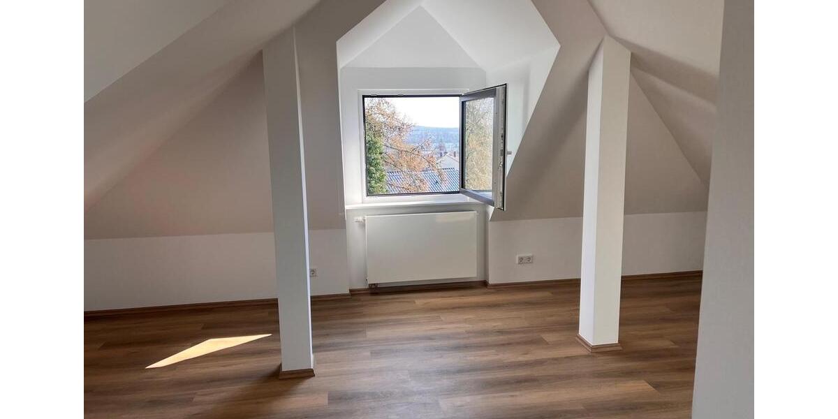 Dachgeschoßwohnung Geisenheim - 2 Zimmer, 64 m&sup2;, 960&euro; | Angebot:26063146