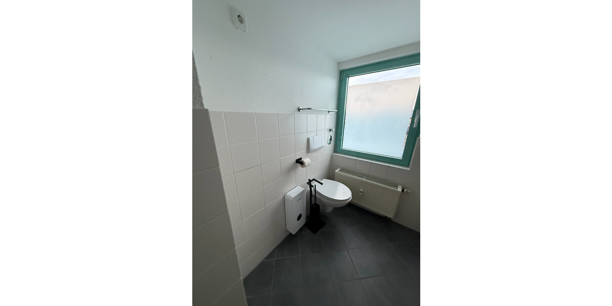 Etagenwohnung Hofheim am Taunus - 3 Zimmer, 120 m&sup2;, 1.200&euro; | Angebot:25544452