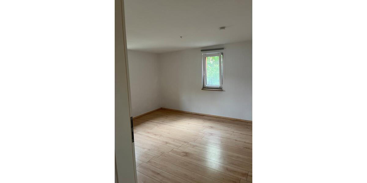 Etagenwohnung Schmalkalden - 4 Zimmer, 85 m&sup2;, 637&euro; | Angebot:24732381