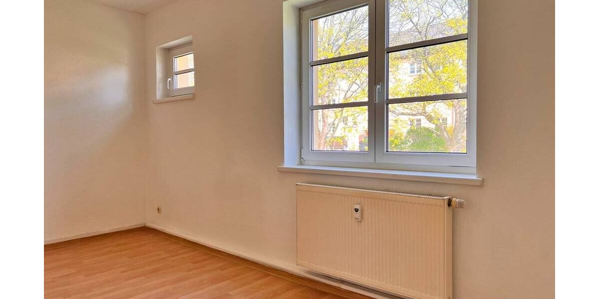Etagenwohnung Plauen Reusa - 3 Zimmer, 64 m&sup2;, 354&euro; | Angebot:26388916