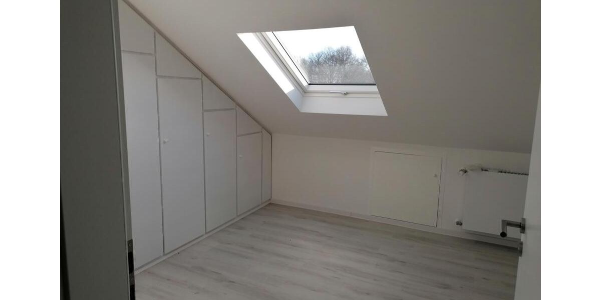 Etagenwohnung Bedburg - 4 Zimmer, 106 m&sup2;, 900&euro; | Angebot:26042229