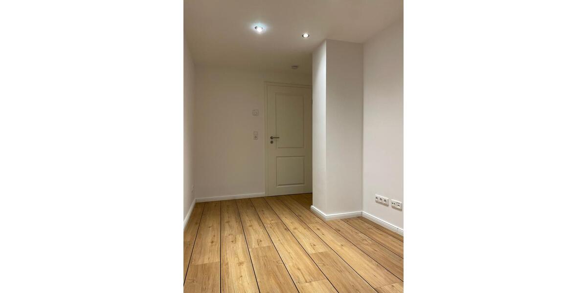 4 Zimmer | Souterrain | Terrasse | Fußbodenheizung | Dusche und Wanne | Stellplatz mgl. 4 zimmer