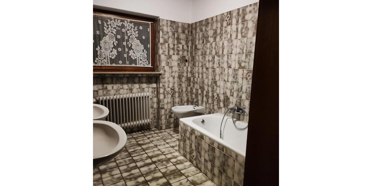 Einfamilienhaus Bad Mergentheim - 7 Zimmer, 150 m&sup2;, 2.350&euro; | Angebot:24864534