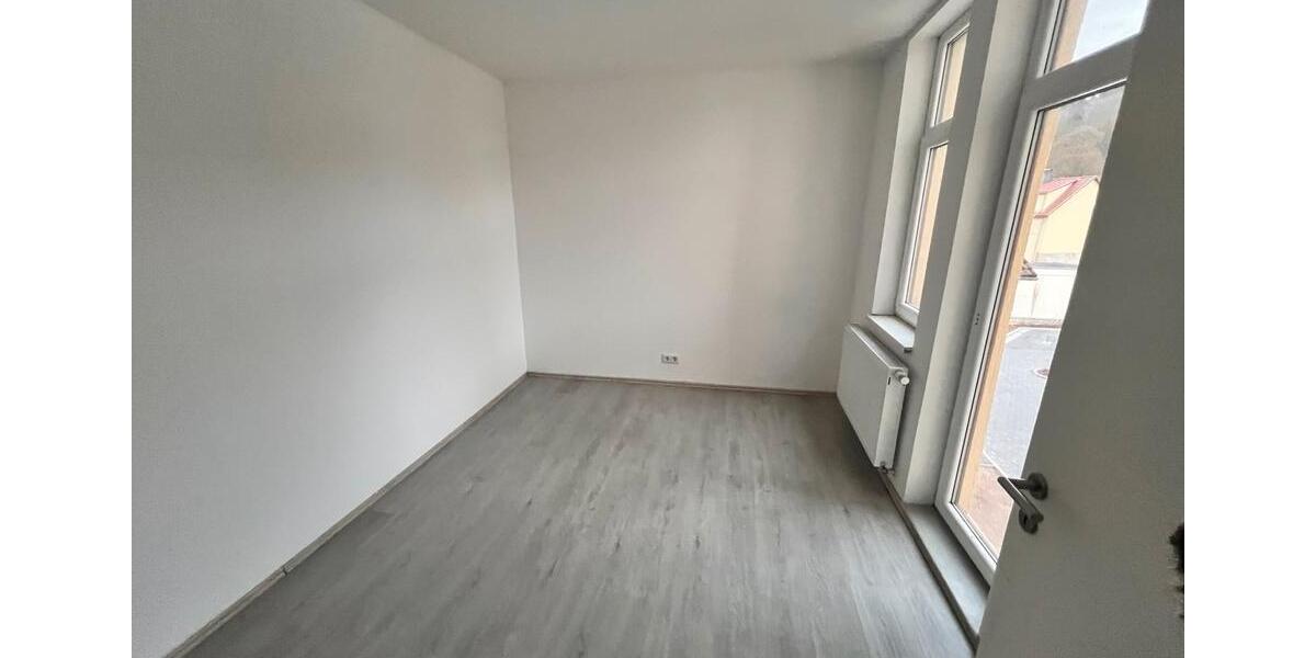 Etagenwohnung Schmalkalden - 4 Zimmer, 105 m&sup2;, 800&euro; | Angebot:25893920