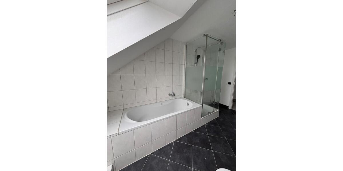 Dachgeschoßwohnung Pfeffenhausen - 2 Zimmer, 75 m&sup2;, 990&euro; | Angebot:26429652
