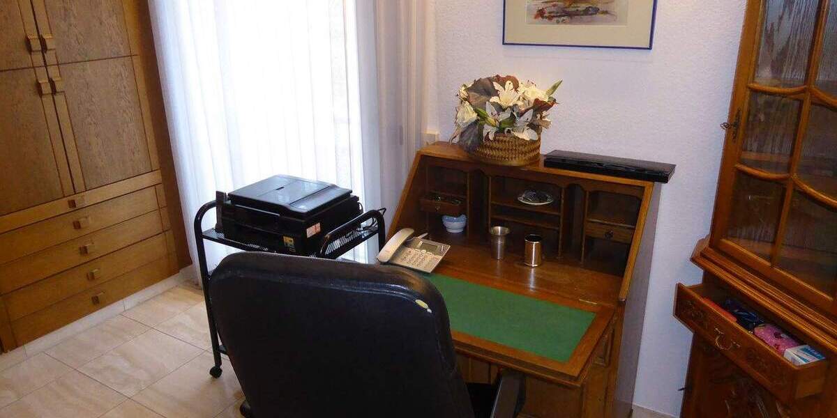 Etagenwohnung Dortmund Mitte - 3 Zimmer, 125 m&sup2;, 1.500&euro; | Angebot:24044054