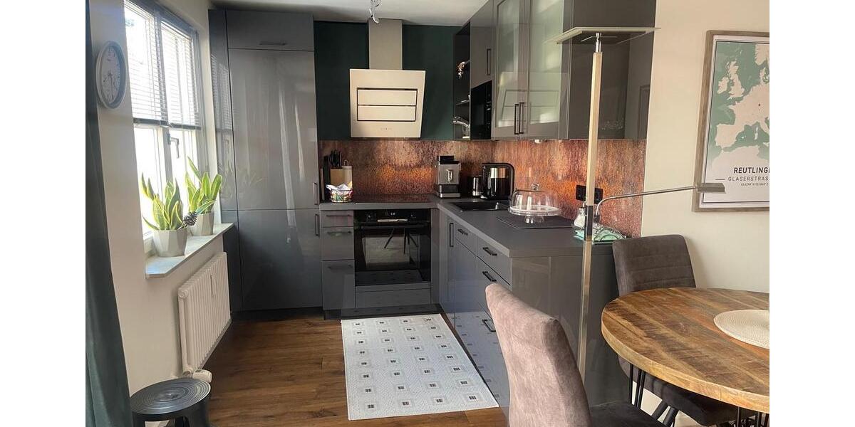 2-Zimmerwohnung mit Balkon, TV, Wlan, BadWc, Küche, Doppelbett, Essplatz, Waschmaschine, Trockner und Parkplatz 2 zimmer