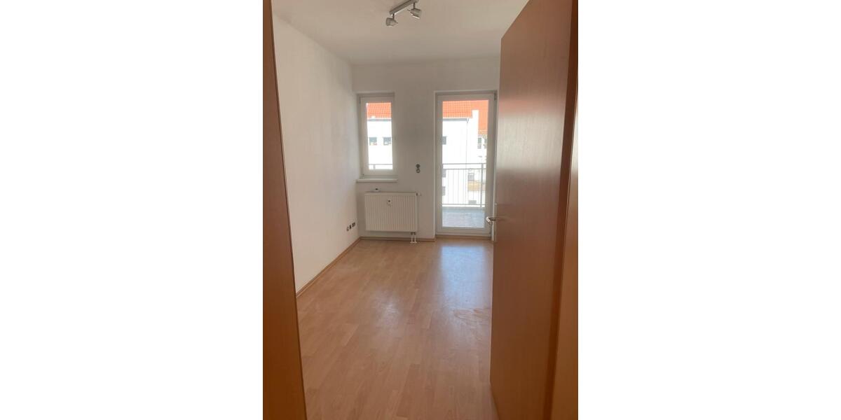 Etagenwohnung Eisenach - 3 Zimmer, 82 m&sup2;, 820&euro; | Angebot:26617675