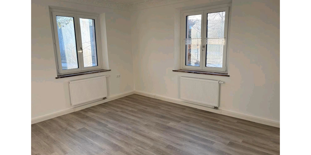 Erdgeschoßwohnung Mellrichstadt - 4 Zimmer, 100 m&sup2;, 800&euro; | Angebot:24624961