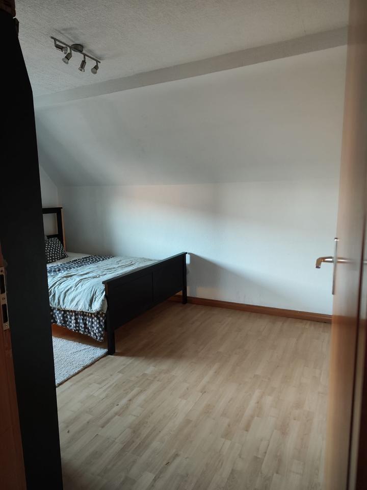45m2 Wohnung im 2. OG zimmer