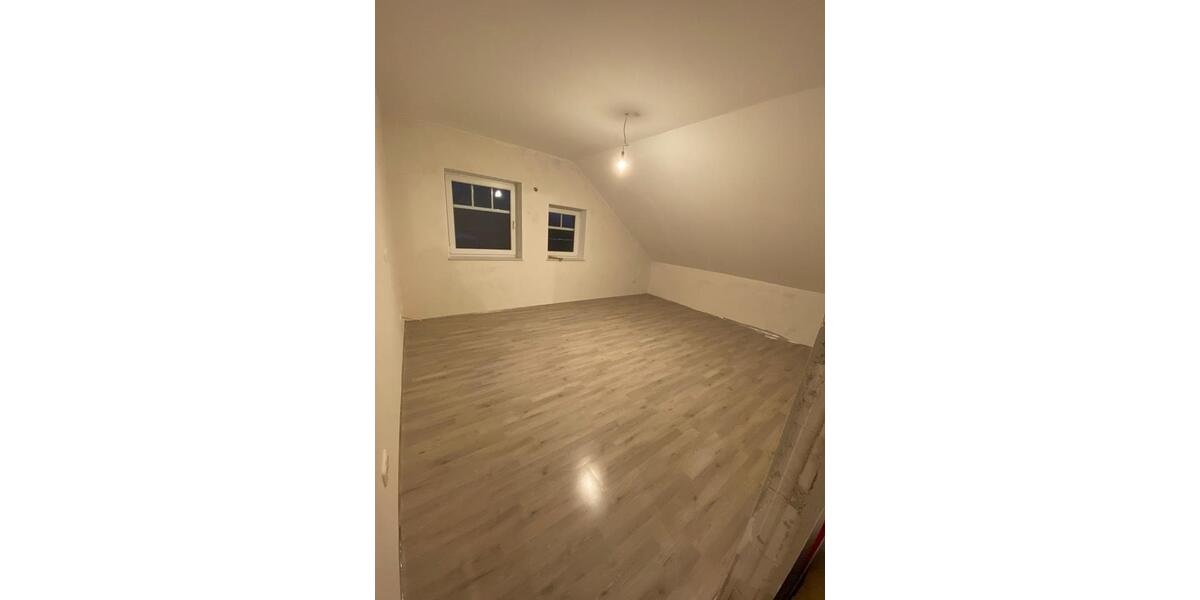 Dachgeschoßwohnung Ostrhauderfehn - 4 Zimmer, 90 m&sup2;, 750&euro; | Angebot:26671627
