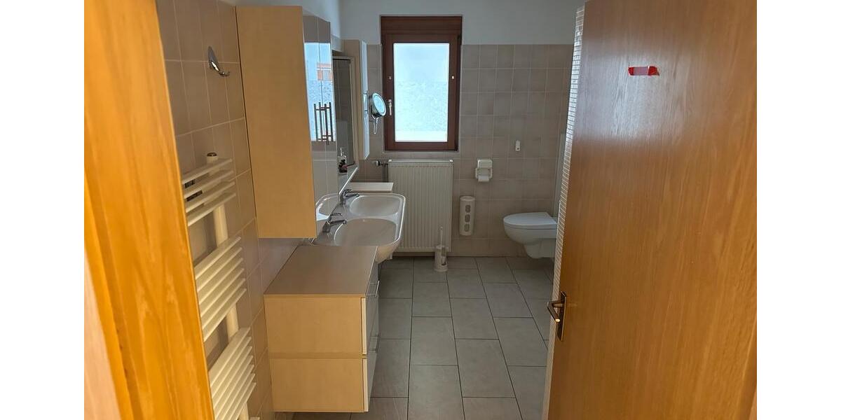 Hochparterre Weil am Rhein - 5 Zimmer, 120 m&sup2;, 500&euro; | Angebot:26681915
