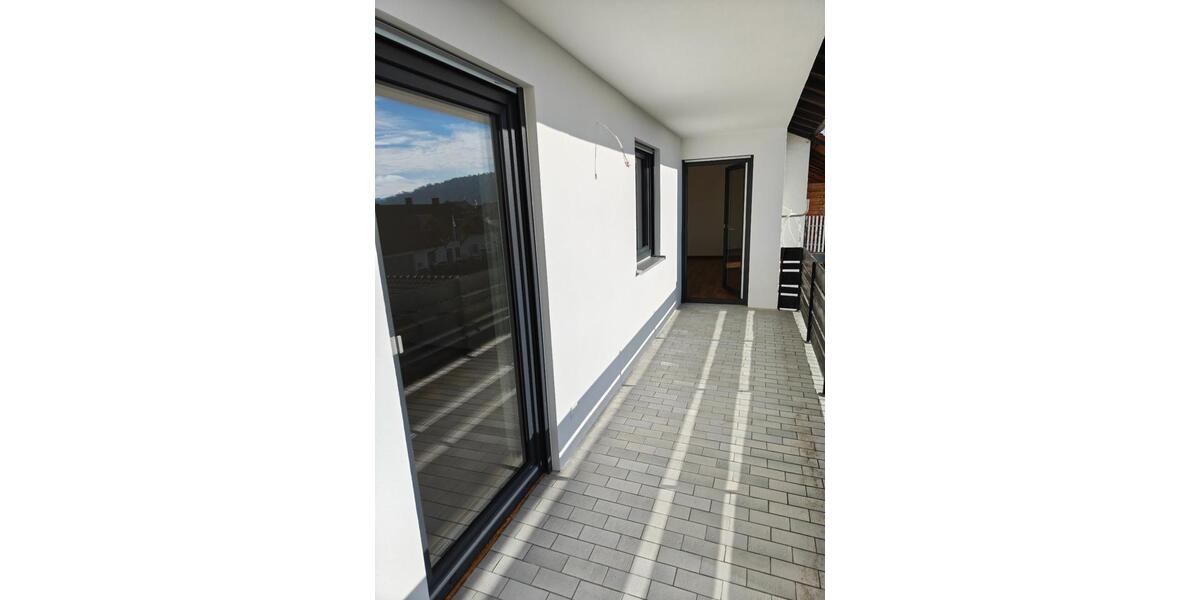 Kernsanierte 4-Zimmer-Wohnung im 1.OG in Ascha - Mit Einbauküche 4 zimmer