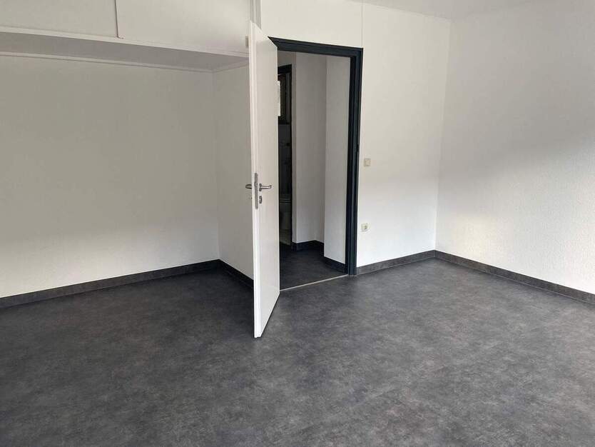 1-Zimmer-Wohnung mit Balkon und kleiner Küchenzeile - Stadtteil Rennweg. 1 zimmer