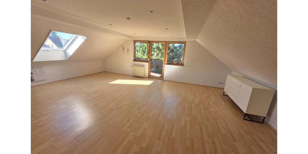 Dachgeschoßwohnung Karlsruhe Neureut - 3 Zimmer, 85 m&sup2;, 850&euro; | Angebot:25960844