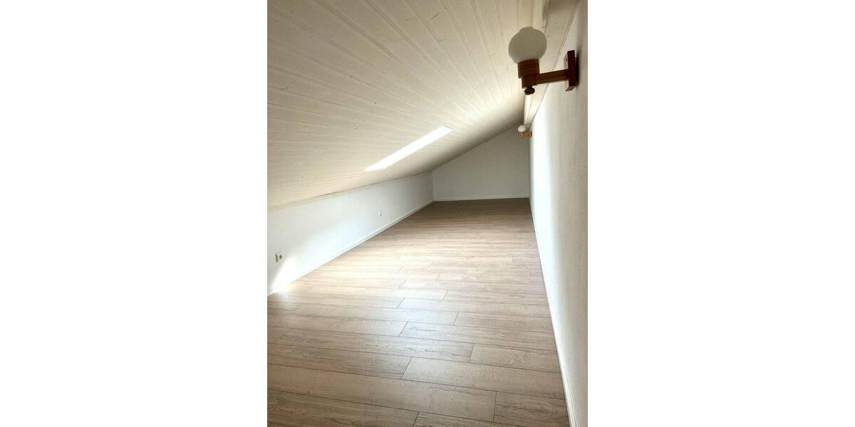 Etagenwohnung Bergen - 1 Zimmer, 64 m&sup2;, 890&euro; | Angebot:26743278