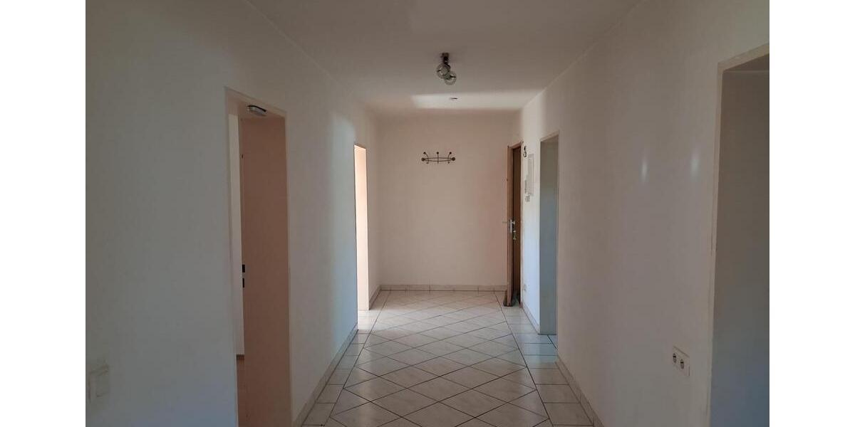 Dachgeschoßwohnung Neunkirchen - 4 Zimmer, 82 m&sup2;, 750&euro; | Angebot:26614999