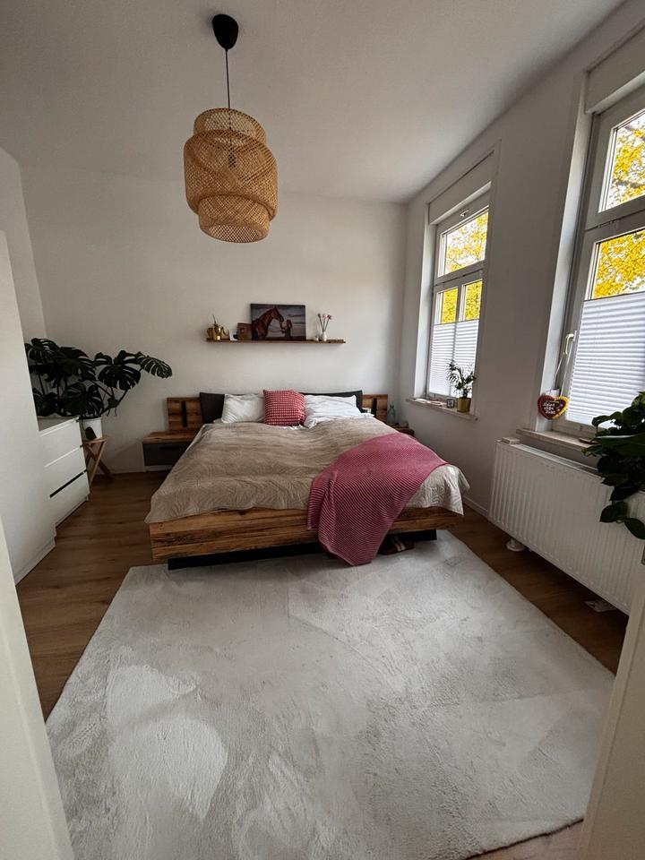 Helle 4-Zimmer-Wohnung (90m²) mit Einbauküche und Keller zimmer