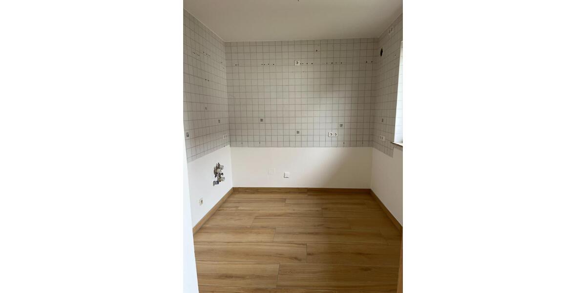 Etagenwohnung Holzheim - 5 Zimmer, 106 m&sup2;, 950&euro; | Angebot:24465472