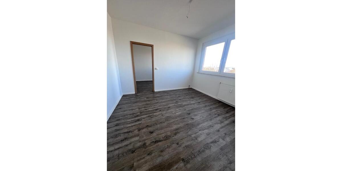 Etagenwohnung Halle (Saale) Silberhöhe - 5 Zimmer, 77 m&sup2;, 600&euro; | Angebot:25974501